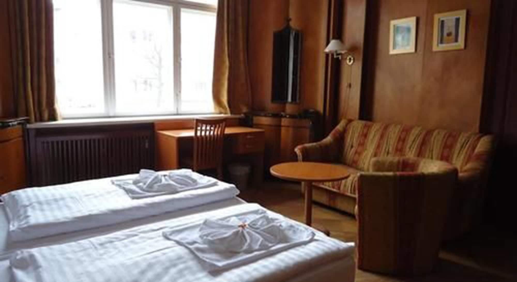 Hotel Aster An Der Messe Berlijn Buitenkant foto